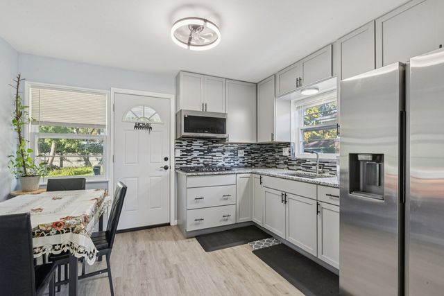 8846 Austin Avenue, Morton Grove, IL 60053