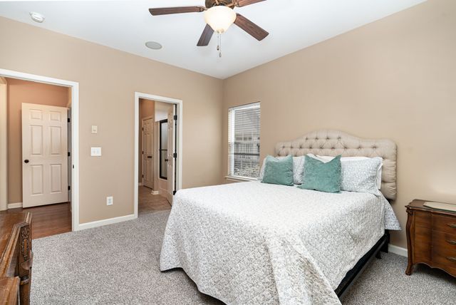 6015 Warner Ct, Spring Hill, TN 37174