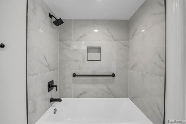 30120 Spring River Drive, Southfield, MI 48076