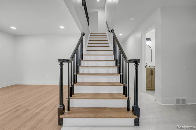 30120 Spring River Drive, Southfield, MI 48076