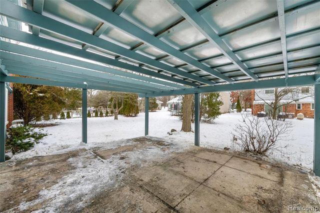 30120 Spring River Drive, Southfield, MI 48076