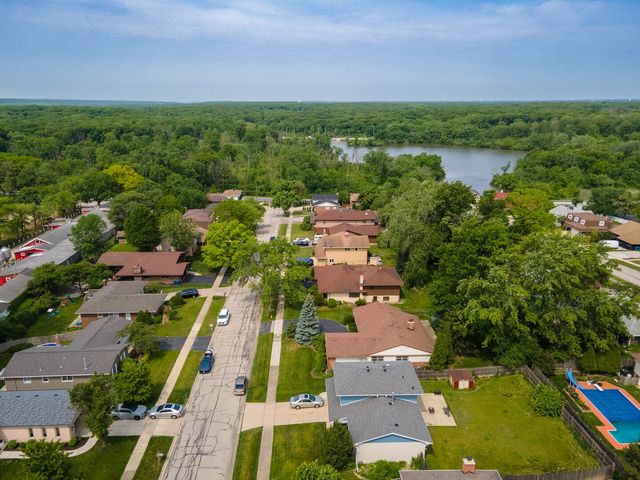 9108 Windsor Drive, Palos Hills, IL 60465