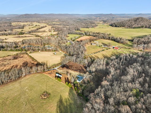 145 Milk Barn Ln, Cookeville, TN 38506