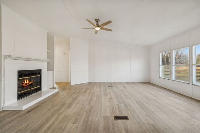 145 Milk Barn Ln, Cookeville, TN 38506