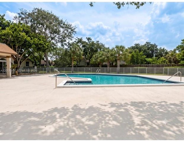 9814 Nob Hill Ct 9814, Sunrise, FL 33351