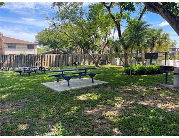 9814 Nob Hill Ct 9814, Sunrise, FL 33351