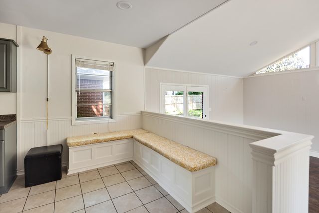 1328 COLONIAL RD, Memphis, TN 38117