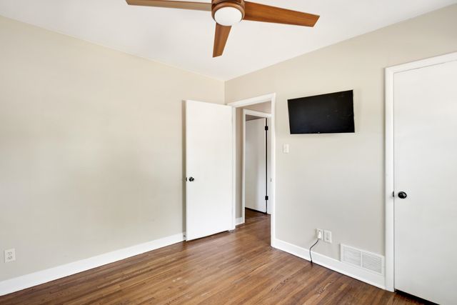 1328 COLONIAL RD, Memphis, TN 38117