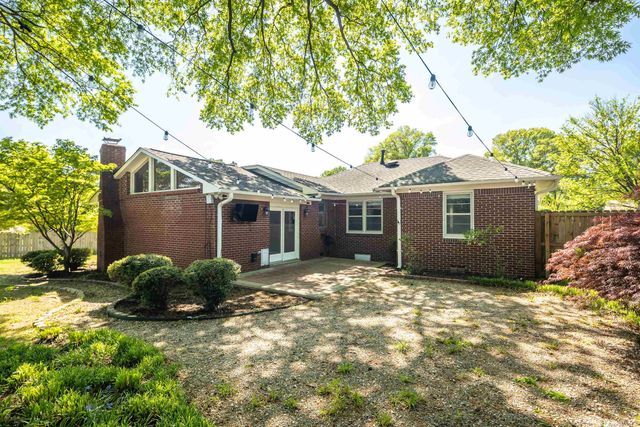 1328 COLONIAL RD, Memphis, TN 38117