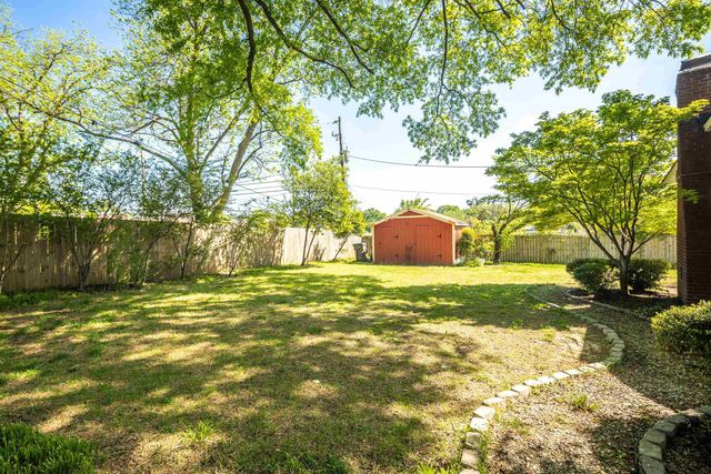 1328 COLONIAL RD, Memphis, TN 38117