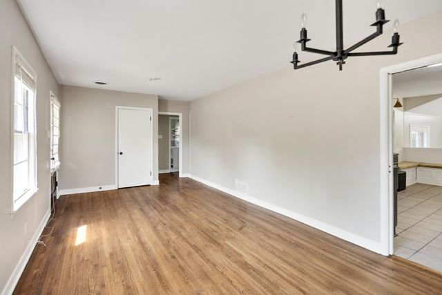 1328 COLONIAL RD, Memphis, TN 38117