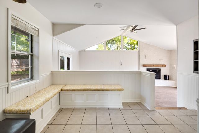 1328 COLONIAL RD, Memphis, TN 38117