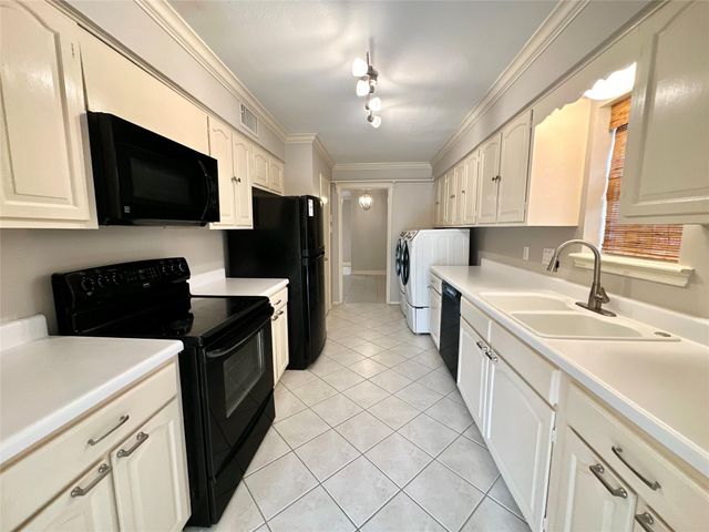 806 Wax Myrtle Lane, Houston, TX 77079