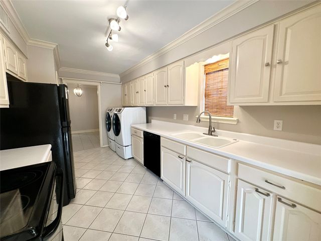 806 Wax Myrtle Lane, Houston, TX 77079