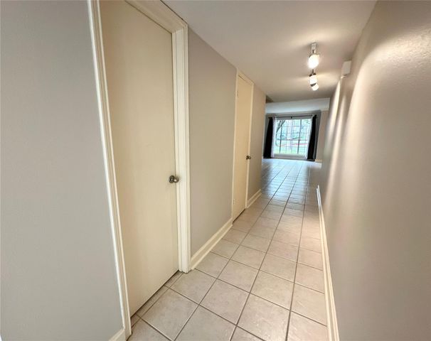 806 Wax Myrtle Lane, Houston, TX 77079