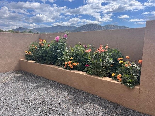 1858 Palacio Lane, Santa Fe, NM 87505