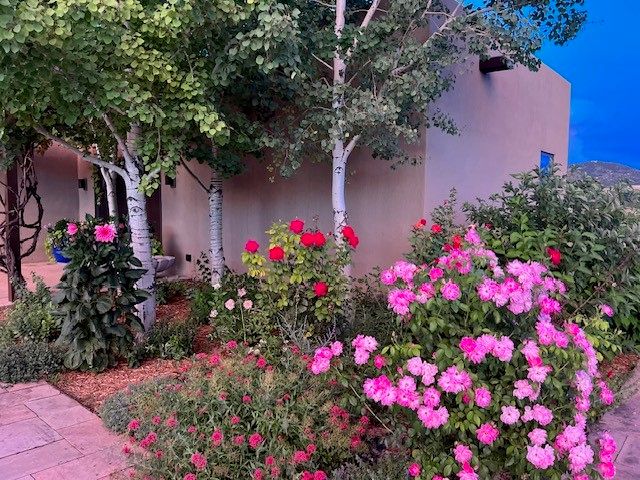 1858 Palacio Lane, Santa Fe, NM 87505