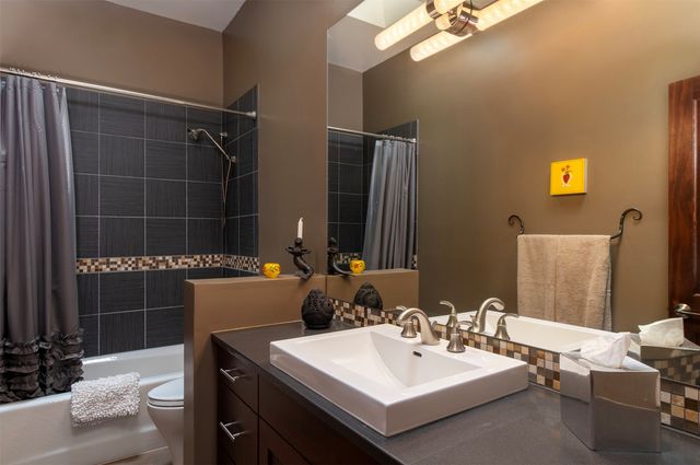 1858 Palacio Lane, Santa Fe, NM 87505