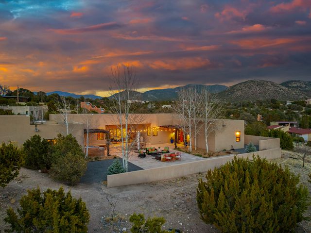 1858 Palacio Lane, Santa Fe, NM 87505