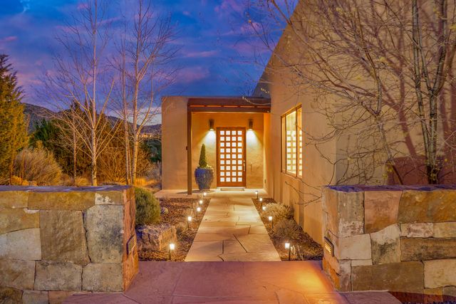 1858 Palacio Lane, Santa Fe, NM 87505