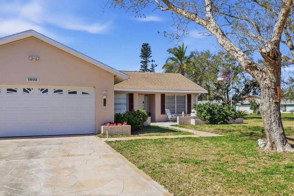 Image 3 of property listing at 1802 W 69TH STREET W, Bradenton, FL 34209