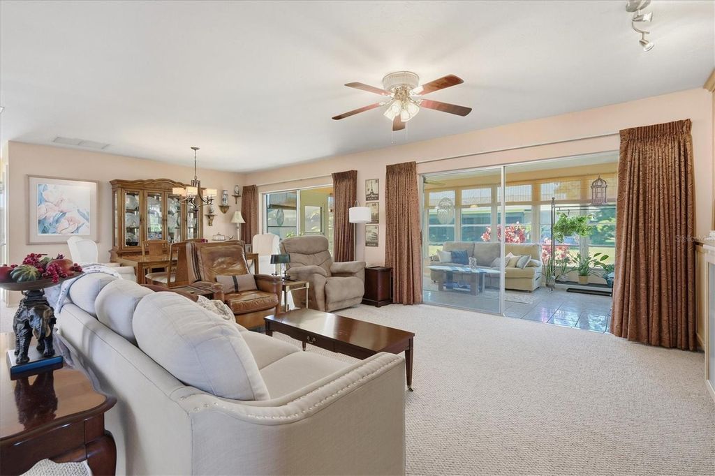 Image 8 of property listing at 1802 W 69TH STREET W, Bradenton, FL 34209