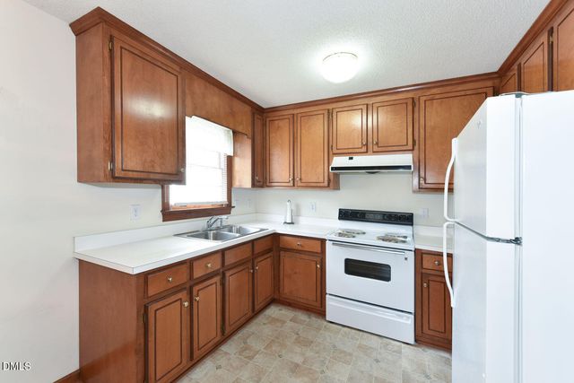 215 E Vance Street, Zebulon, NC 27597