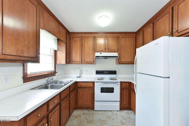 215 E Vance Street, Zebulon, NC 27597