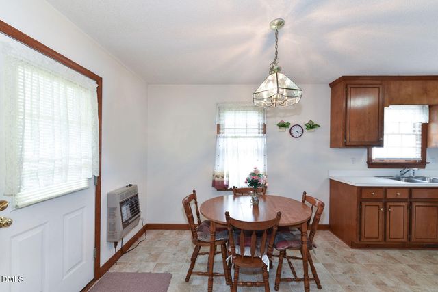 215 E Vance Street, Zebulon, NC 27597