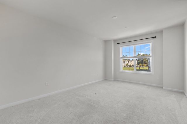 260 Martins Landing 402, North Reading, MA 01864