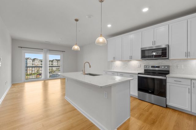 260 Martins Landing 402, North Reading, MA 01864