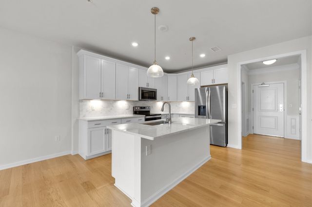 260 Martins Landing 402, North Reading, MA 01864