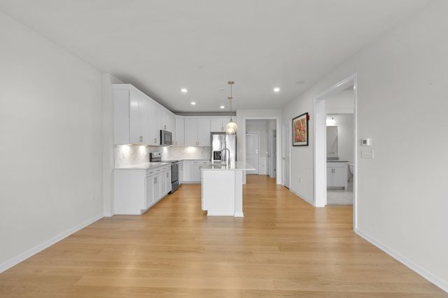 260 Martins Landing 402, North Reading, MA 01864