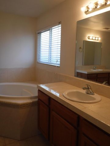 633 Marijean Way, Redding, CA 96003