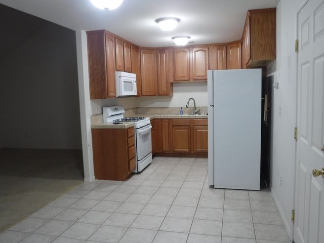 633 Marijean Way, Redding, CA 96003