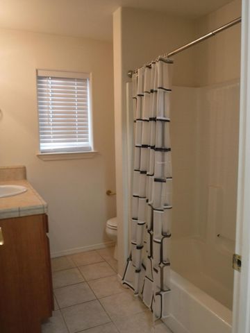 633 Marijean Way, Redding, CA 96003