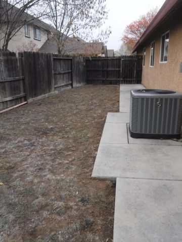 633 Marijean Way, Redding, CA 96003