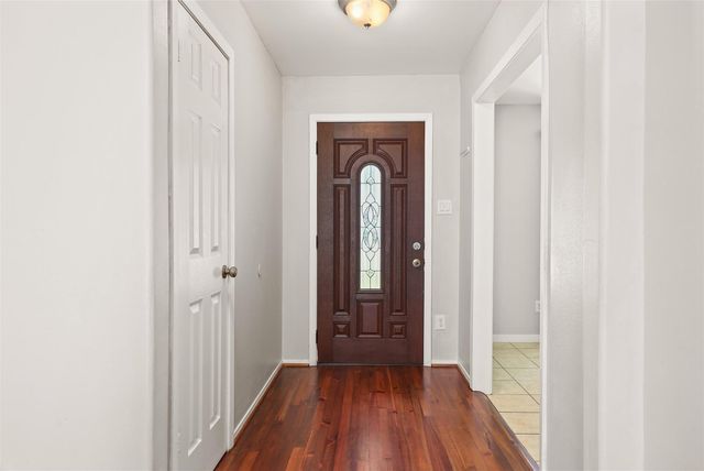 10319 Collingswood Road, La Porte, TX 77571