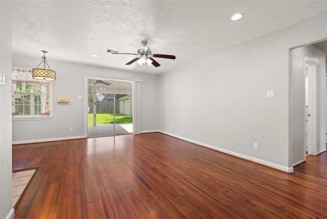 10319 Collingswood Road, La Porte, TX 77571