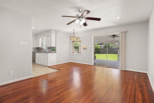 10319 Collingswood Road, La Porte, TX 77571