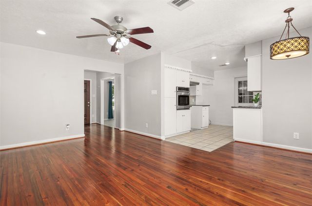 10319 Collingswood Road, La Porte, TX 77571