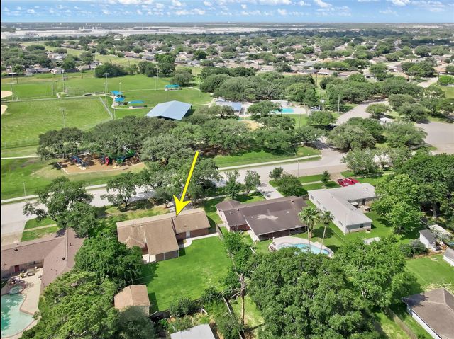 10319 Collingswood Road, La Porte, TX 77571
