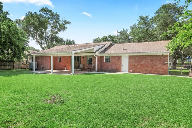 10319 Collingswood Road, La Porte, TX 77571