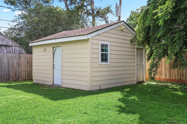 10319 Collingswood Road, La Porte, TX 77571