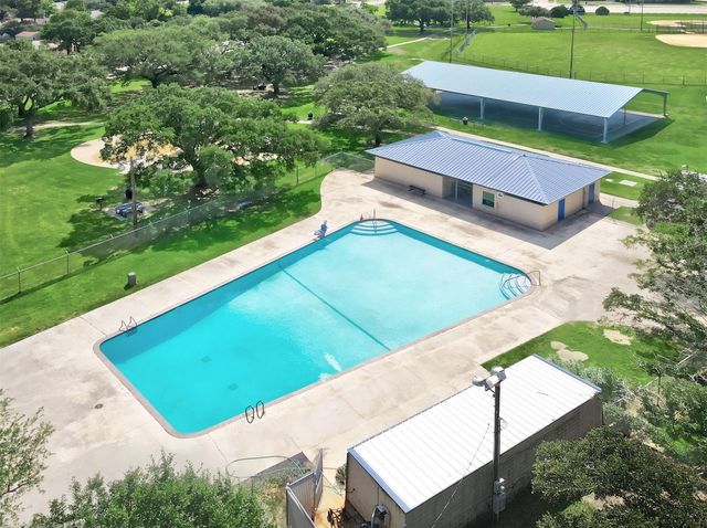 10319 Collingswood Road, La Porte, TX 77571