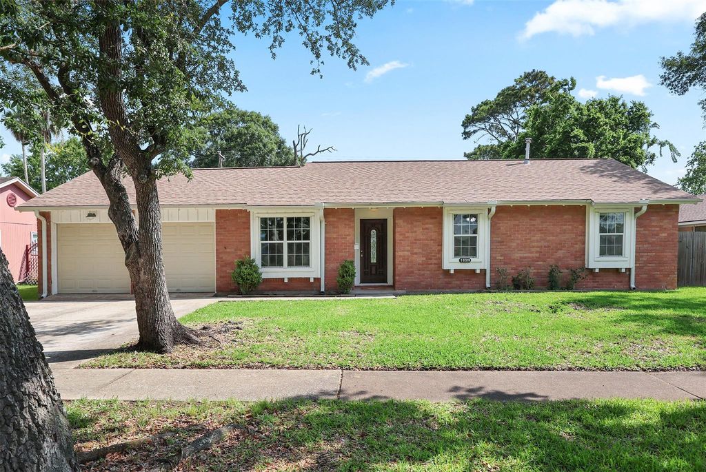 10319 Collingswood Road, La Porte, TX 77571