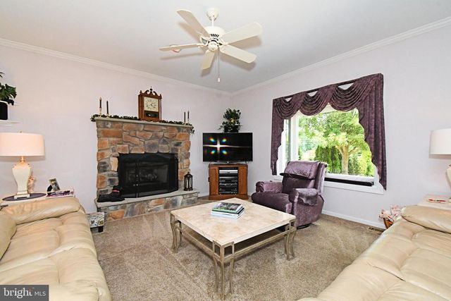 404 ENGLISH IVY DR, Warrington, PA 18976