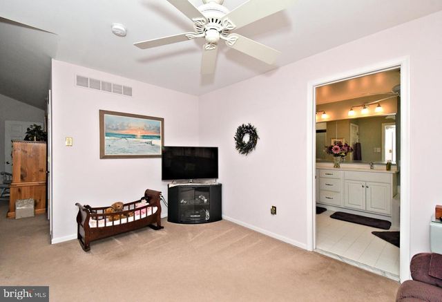 404 ENGLISH IVY DR, Warrington, PA 18976