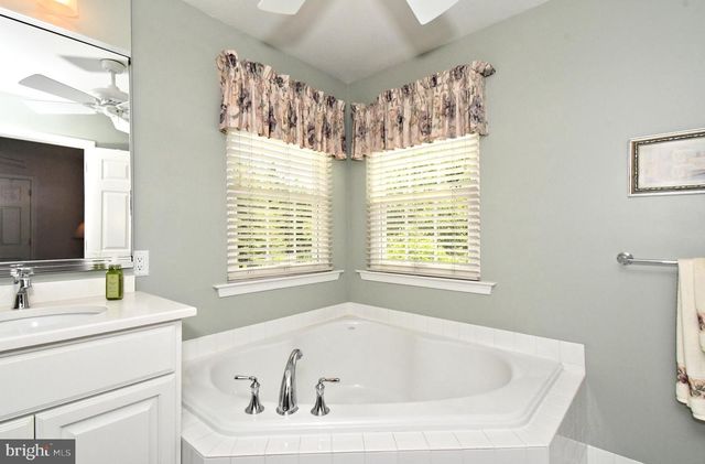 404 ENGLISH IVY DR, Warrington, PA 18976