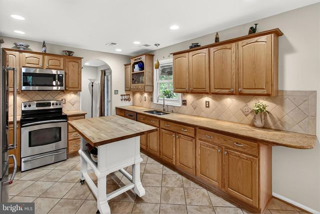 43910 SPINKS FERRY RD, Leesburg, VA 20176